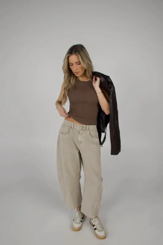 Willow Barrel Jeans In Stone